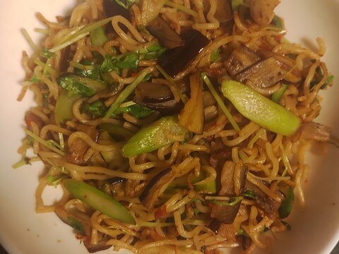 豆苗、アスパラ、なす、豆板醤焼きそば